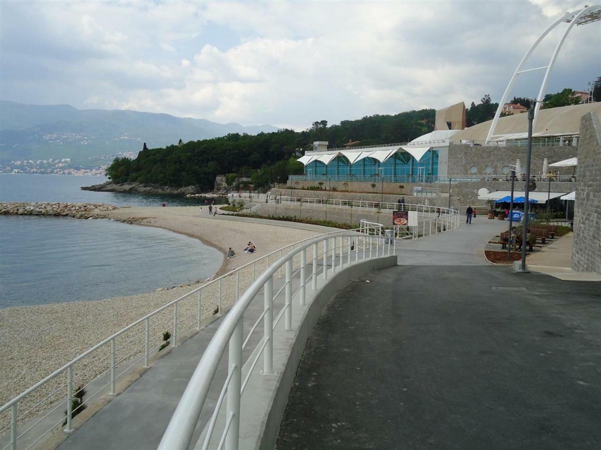 Deluxe Apartment Dora With A Private Parking, Terrace And See View Рієка Екстер'єр фото